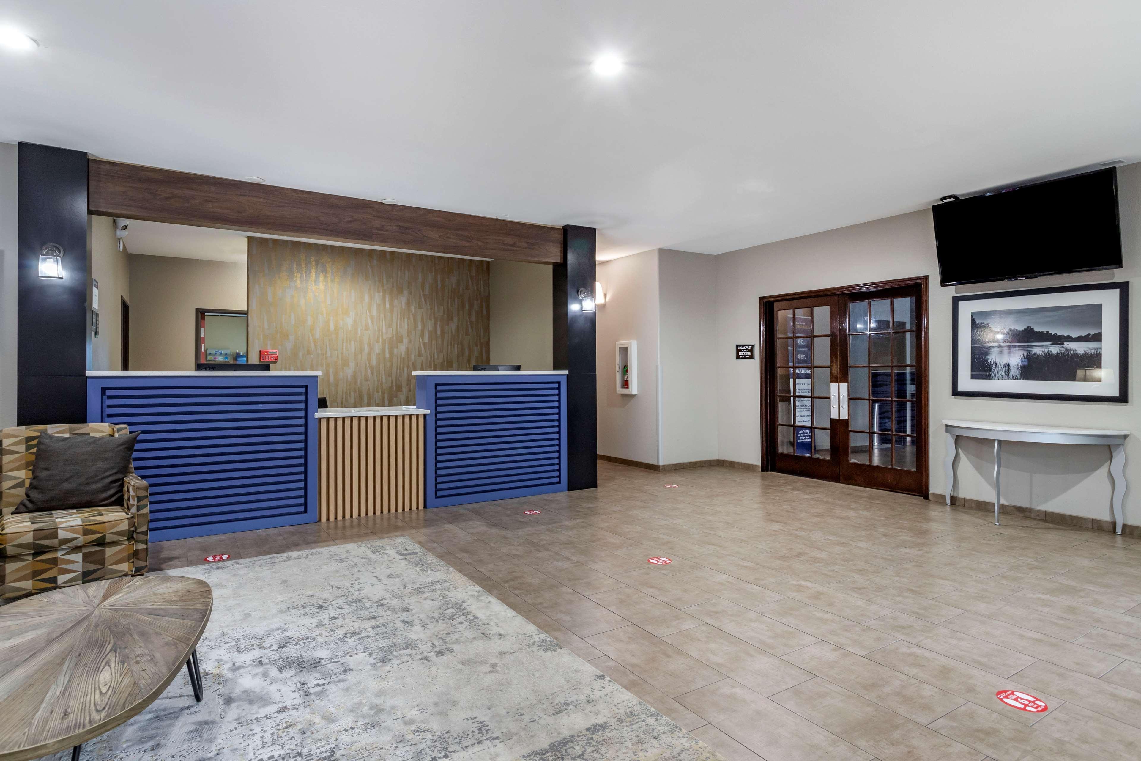 Best Western Oakdale Inn Экстерьер фото