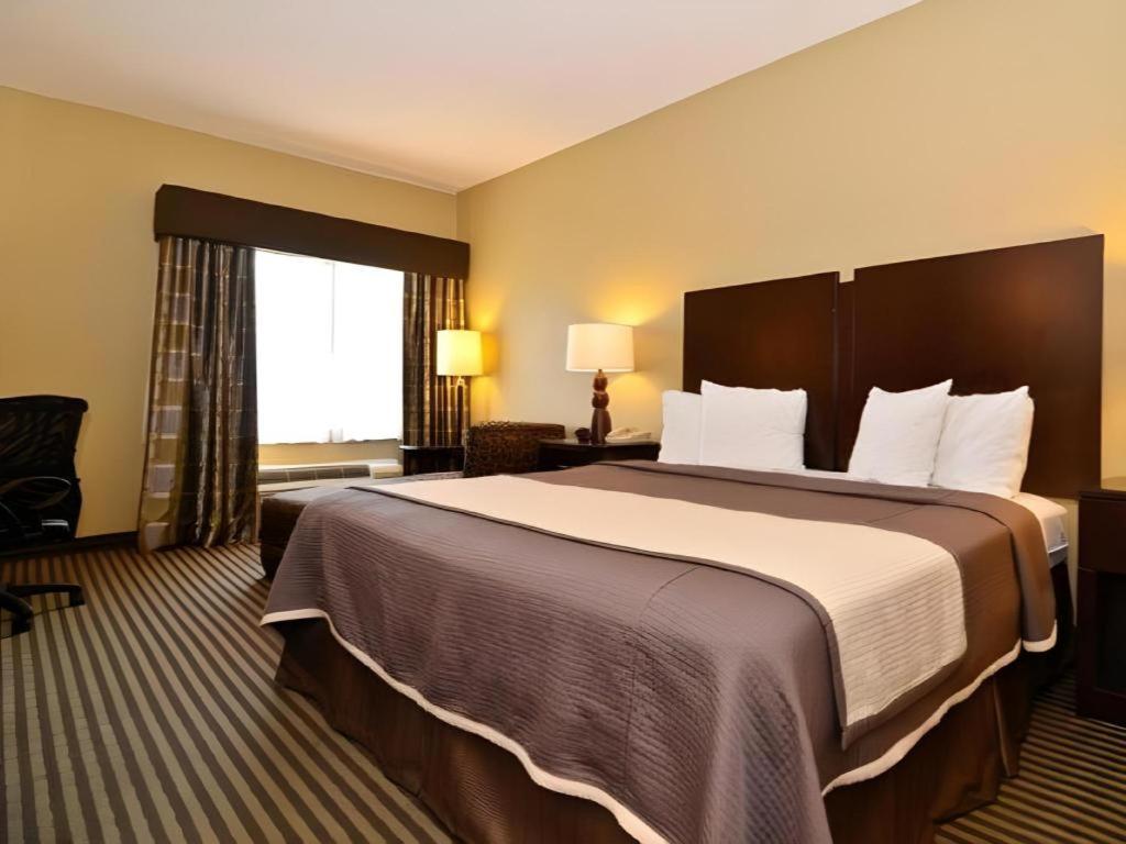 Best Western Oakdale Inn Экстерьер фото