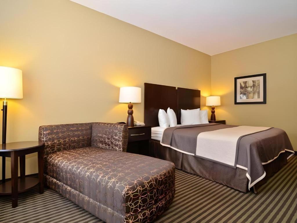 Best Western Oakdale Inn Экстерьер фото